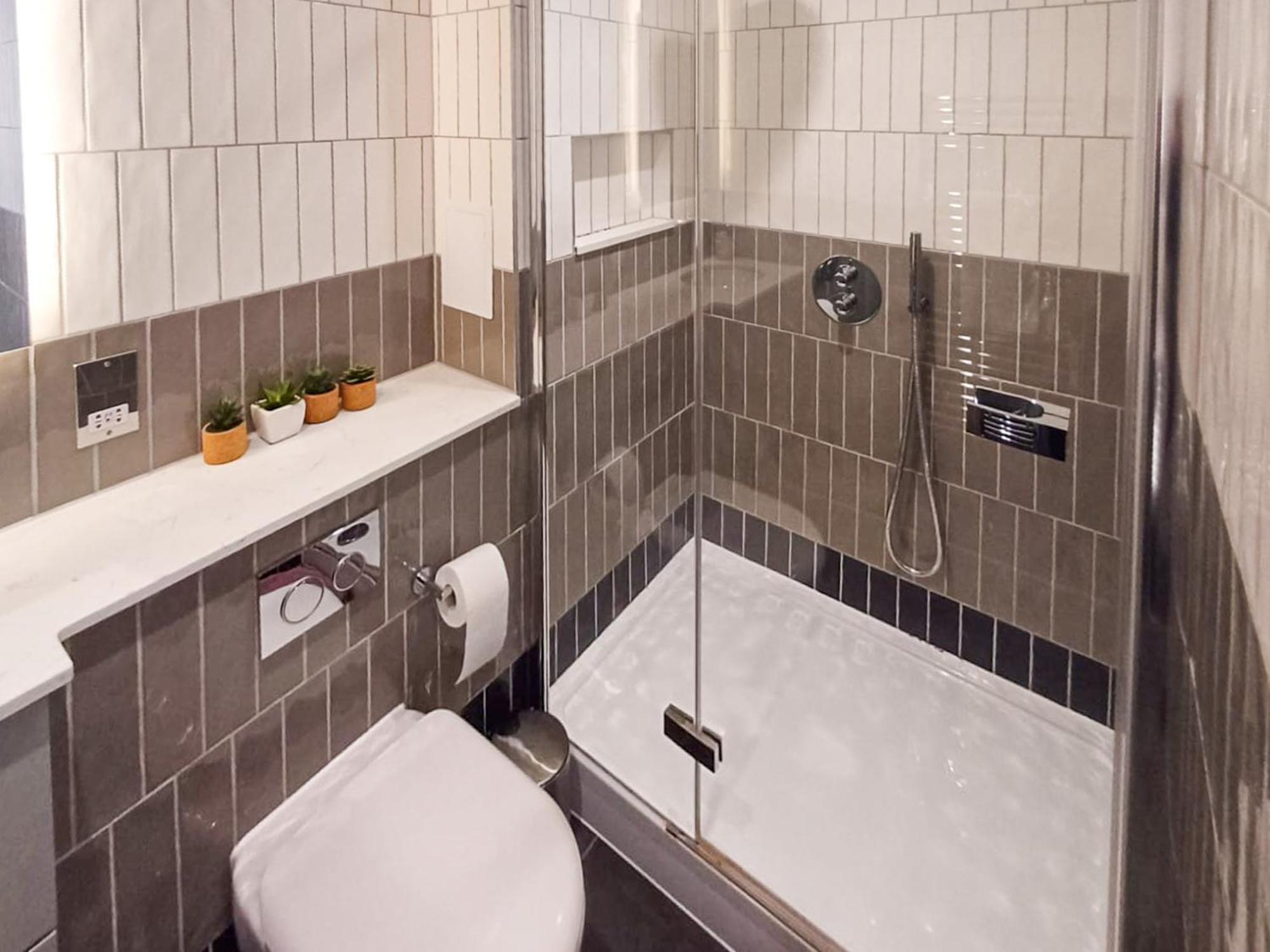 Modern 2-Bedroom, 2-Bathroom Apartment In West Kensington London Exterior foto