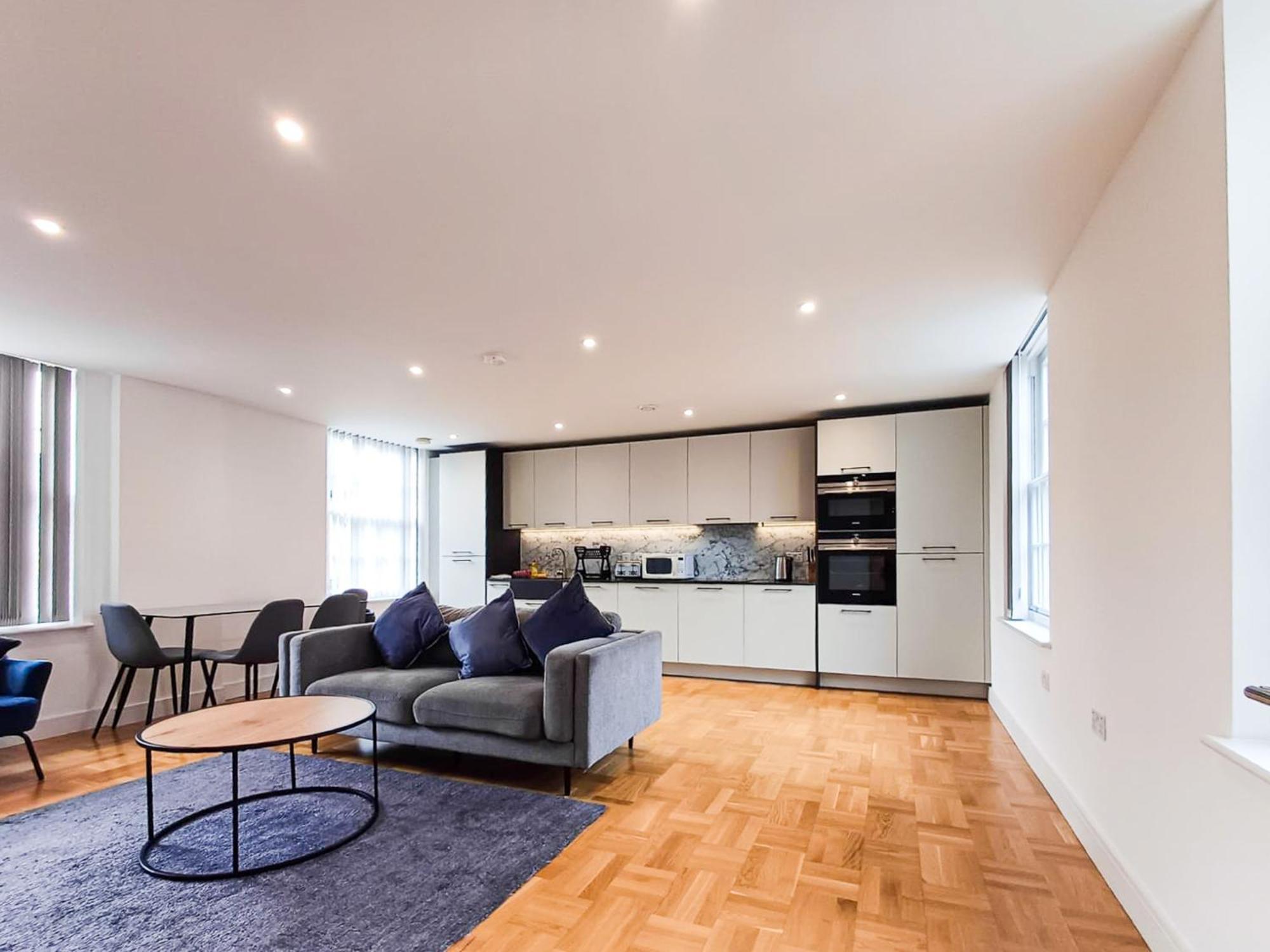 Modern 2-Bedroom, 2-Bathroom Apartment In West Kensington London Exterior foto