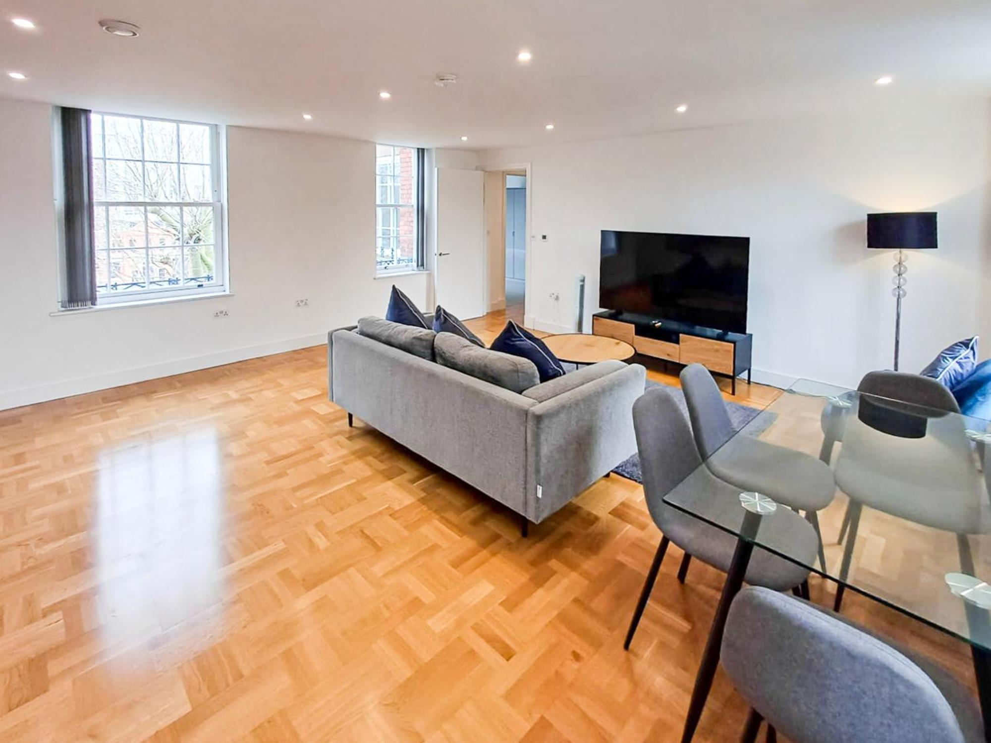Modern 2-Bedroom, 2-Bathroom Apartment In West Kensington London Exterior foto
