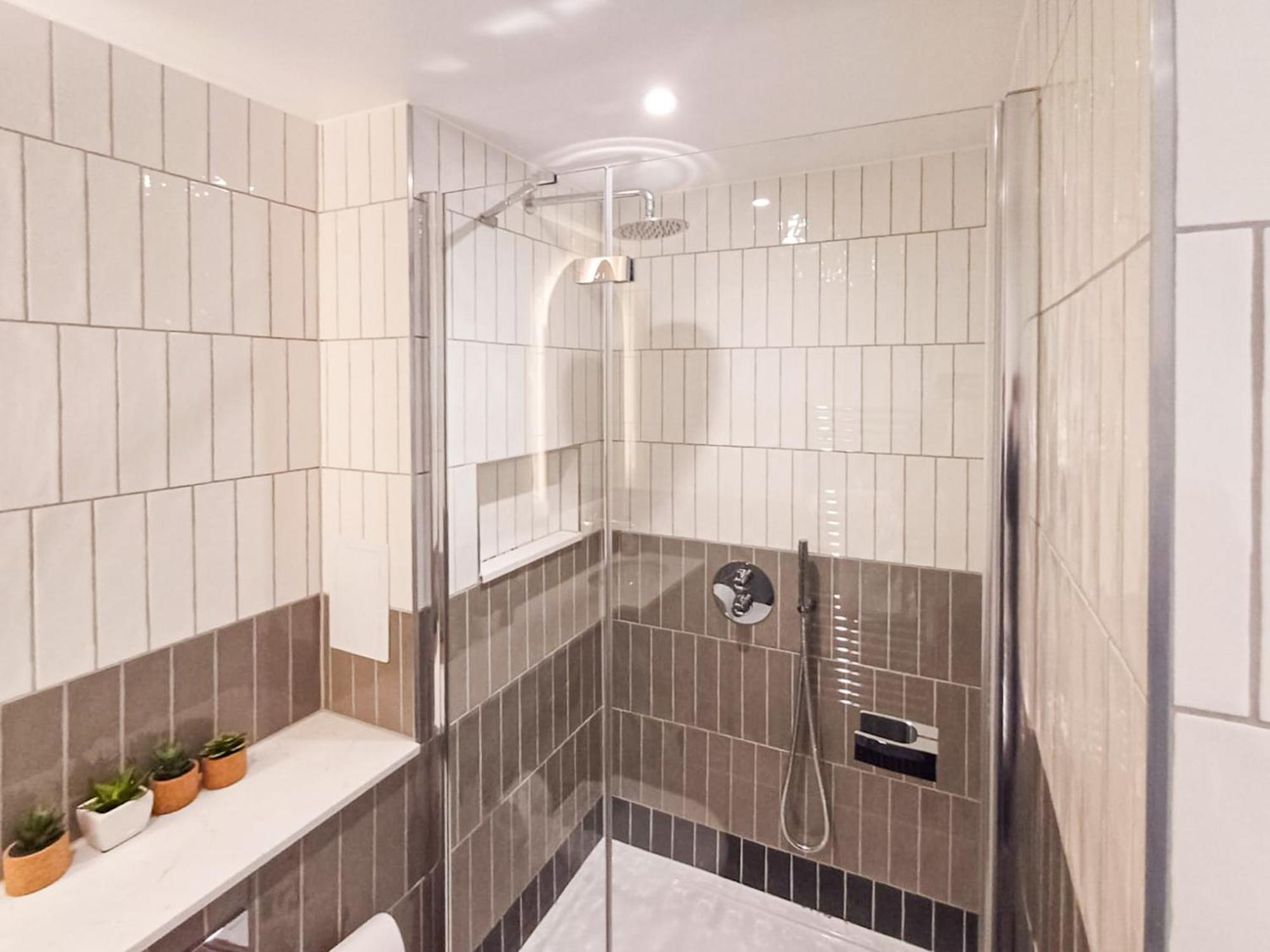 Modern 2-Bedroom, 2-Bathroom Apartment In West Kensington London Exterior foto