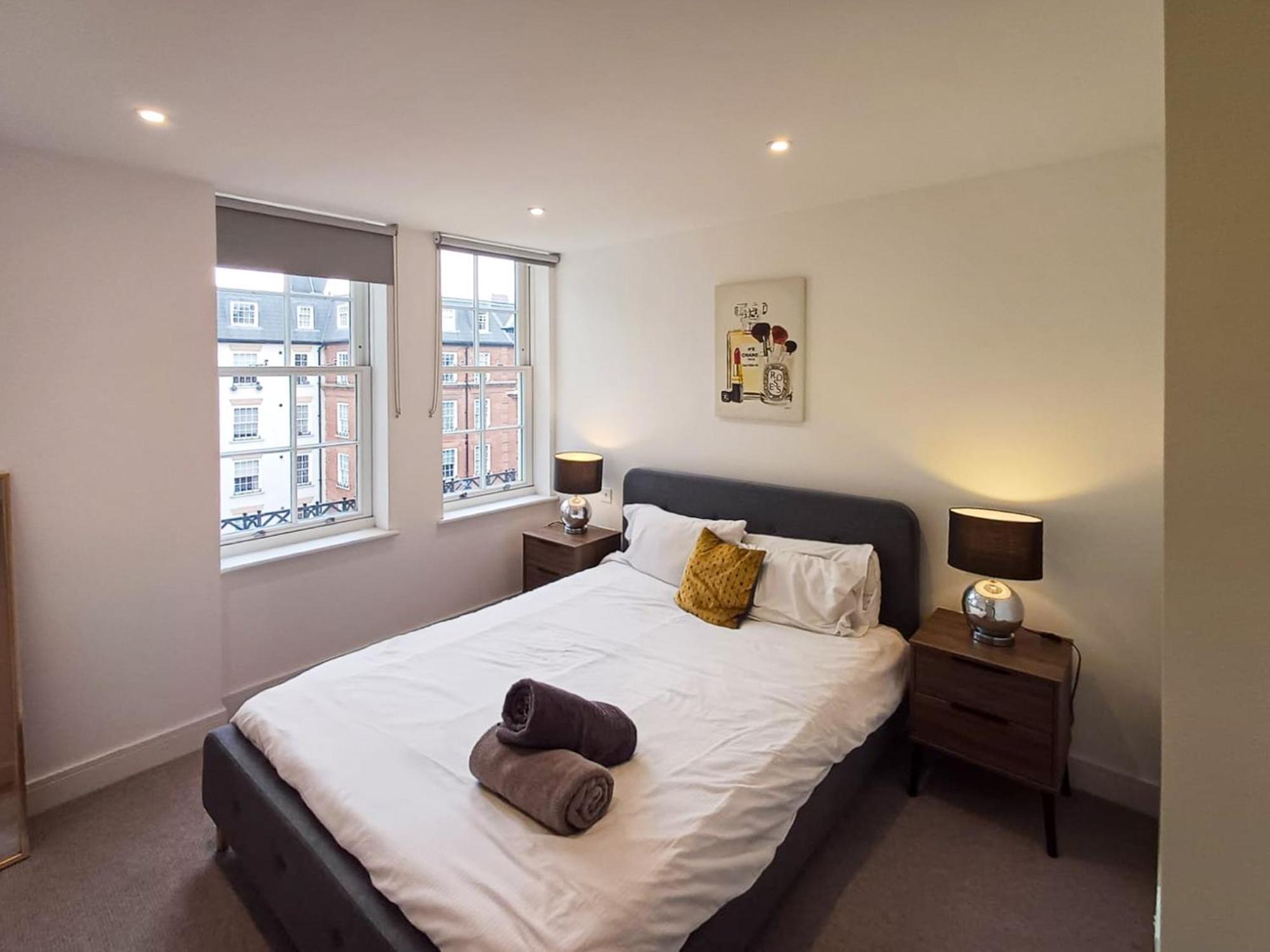 Modern 2-Bedroom, 2-Bathroom Apartment In West Kensington London Exterior foto